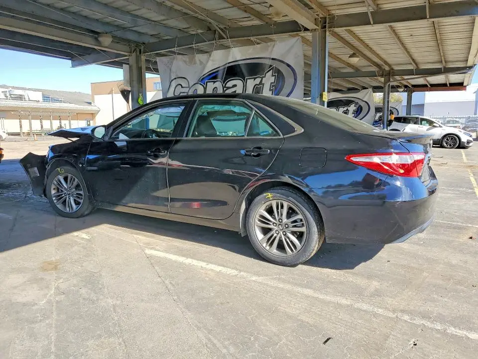 2017 TOYOTA CAMRY SE  