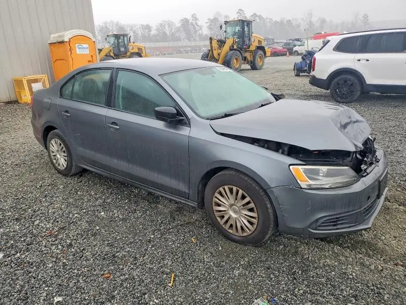 2013 VOLKSWAGEN JETTA BASE  