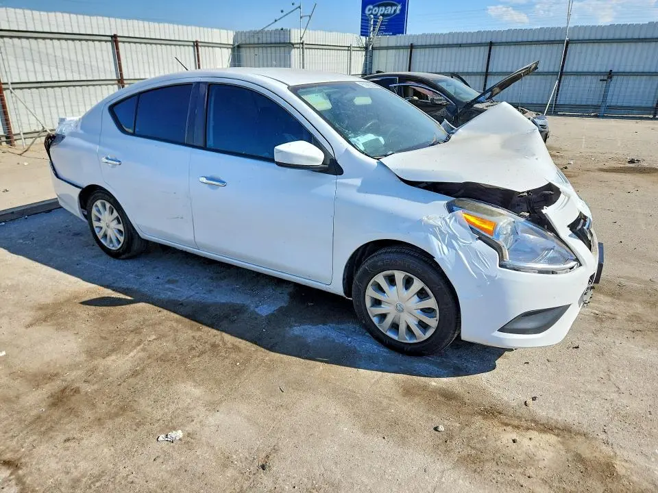 2019 NISSAN VERSA SV  