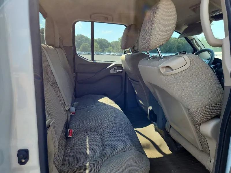 2014 NISSAN FRONTIER S  