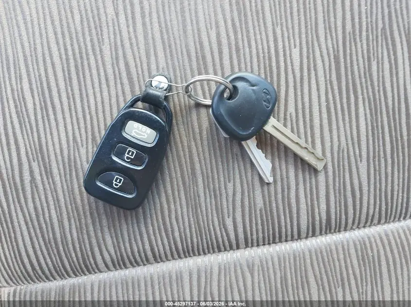 2012 HYUNDAI SONATA GLS