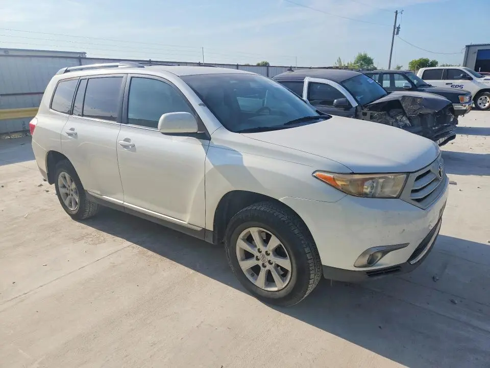 2013 TOYOTA HIGHLANDER PLUS  