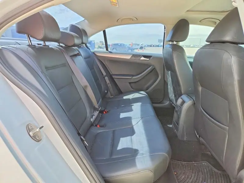 2017 VOLKSWAGEN JETTA SE  