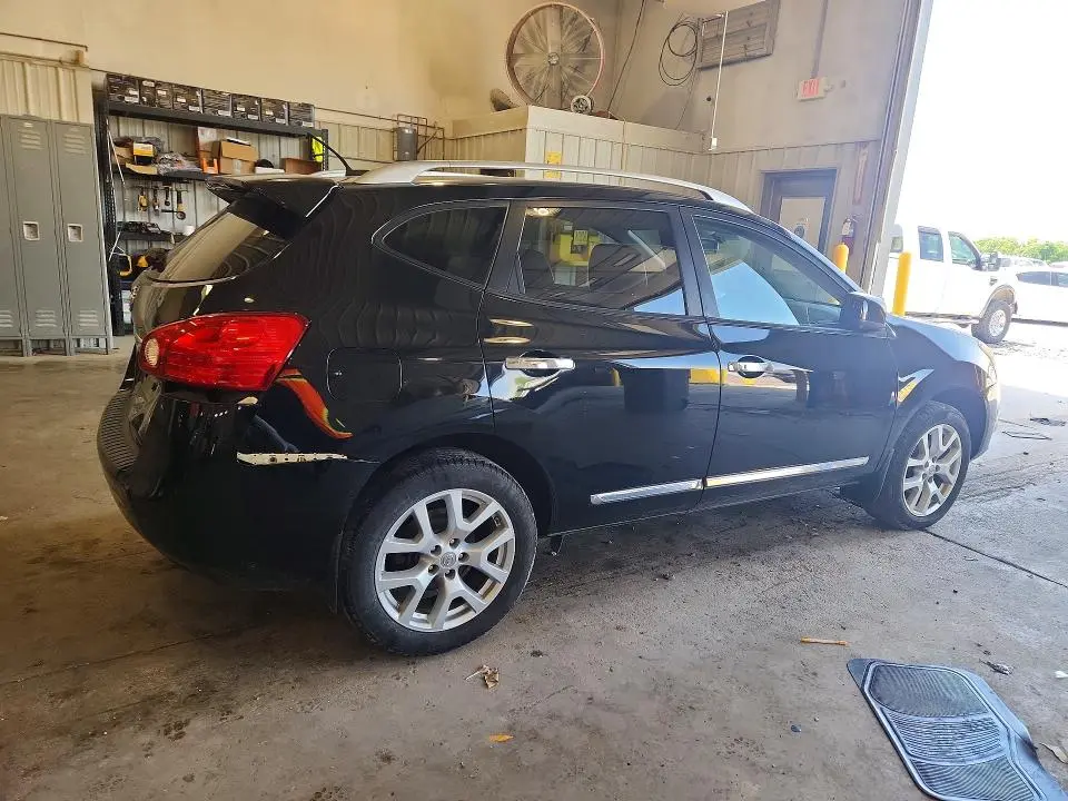 2013 NISSAN ROGUE S  