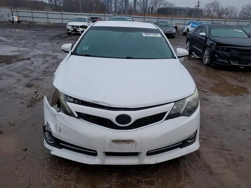 2013 TOYOTA CAMRY SE  