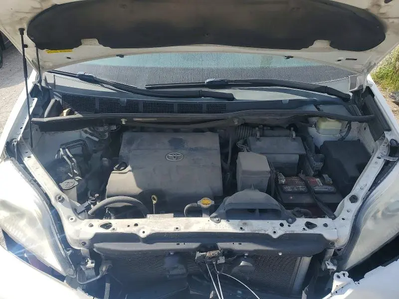 2015 TOYOTA SIENNA XLE PREMIUM 8-PASSENGER  