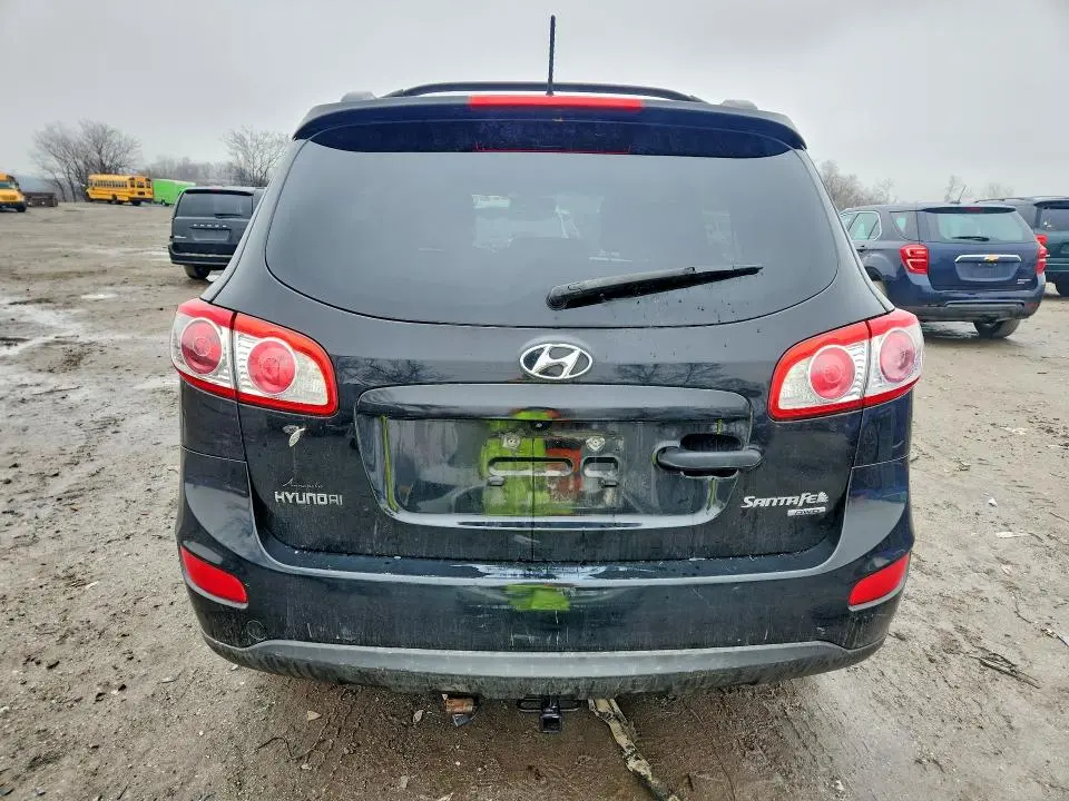 2011 HYUNDAI SANTA FE SE  