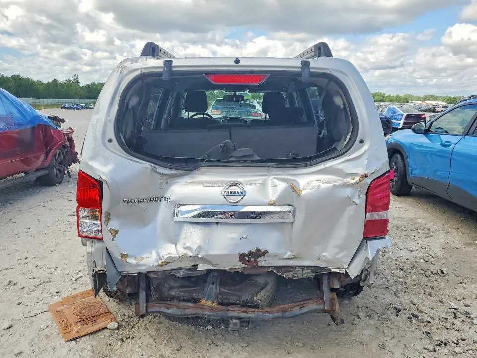 2011 NISSAN PATHFINDER S  