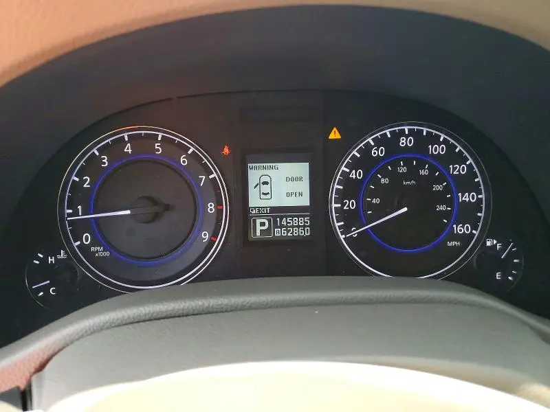 2013 INFINITI G37 BASE  