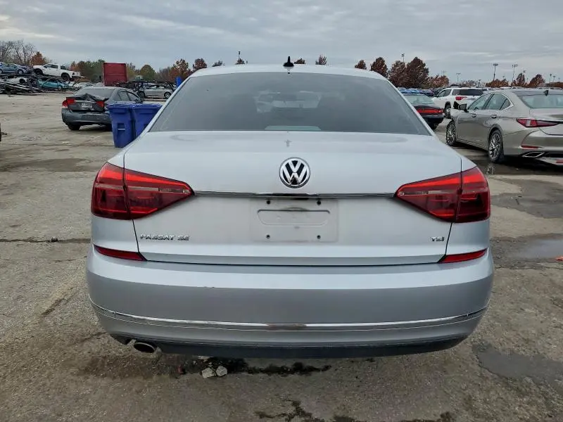 2018 VOLKSWAGEN PASSAT SE  