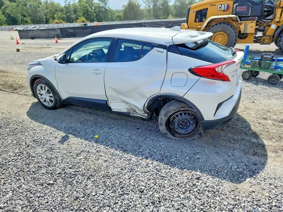 2021 TOYOTA C-HR LE  