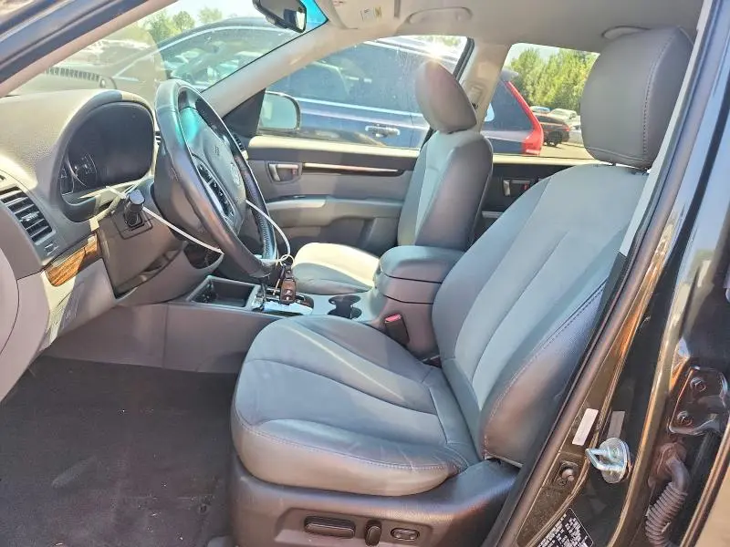 2012 HYUNDAI SANTA FE SE  