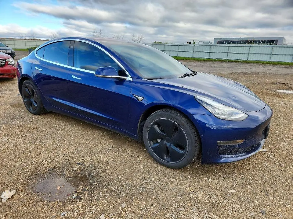 2018 TESLA MODEL 3   
