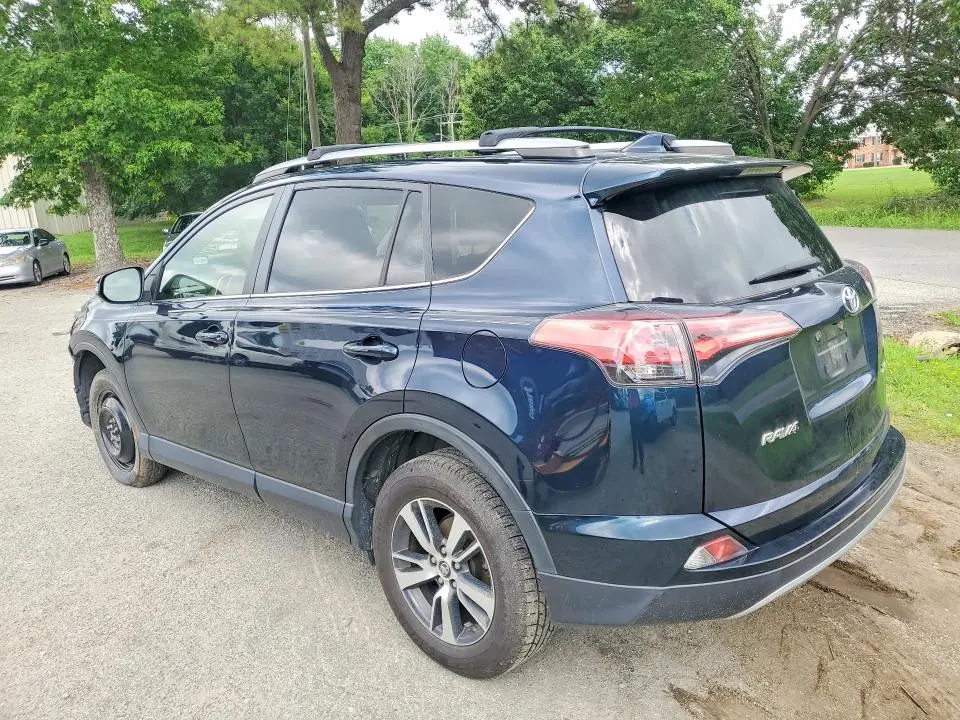 2018 TOYOTA RAV4 XLE  