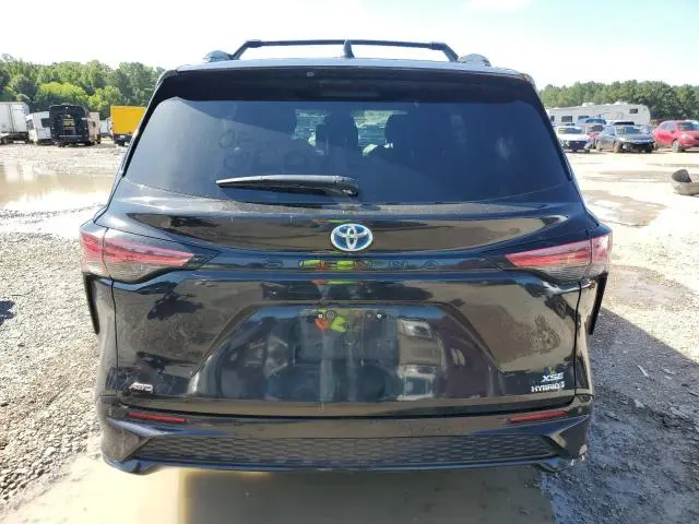 2023 TOYOTA SIENNA XSE
