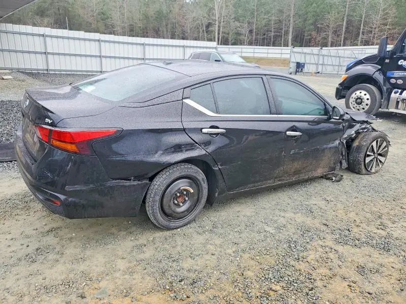 2021 NISSAN ALTIMA SV  