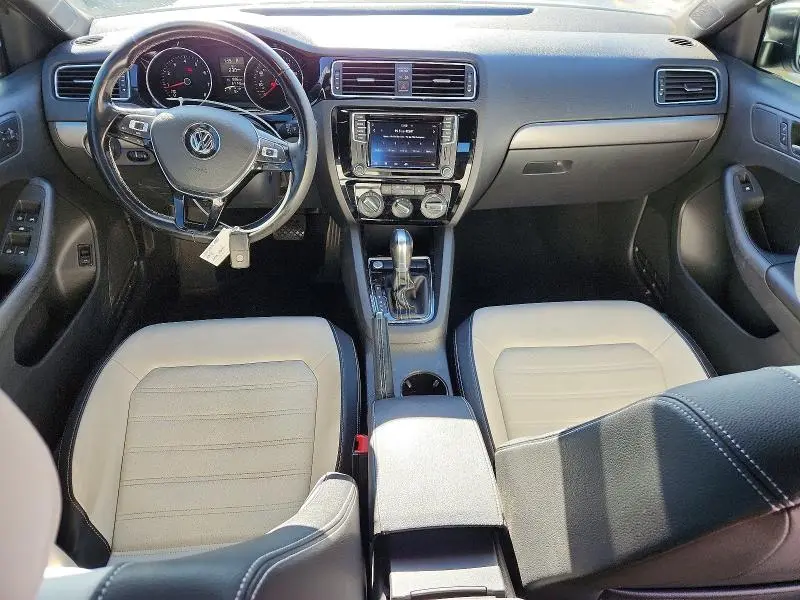 2016 VOLKSWAGEN JETTA SPORT  