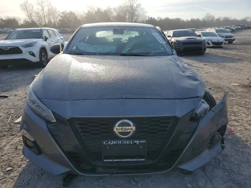 2022 NISSAN ALTIMA SR  