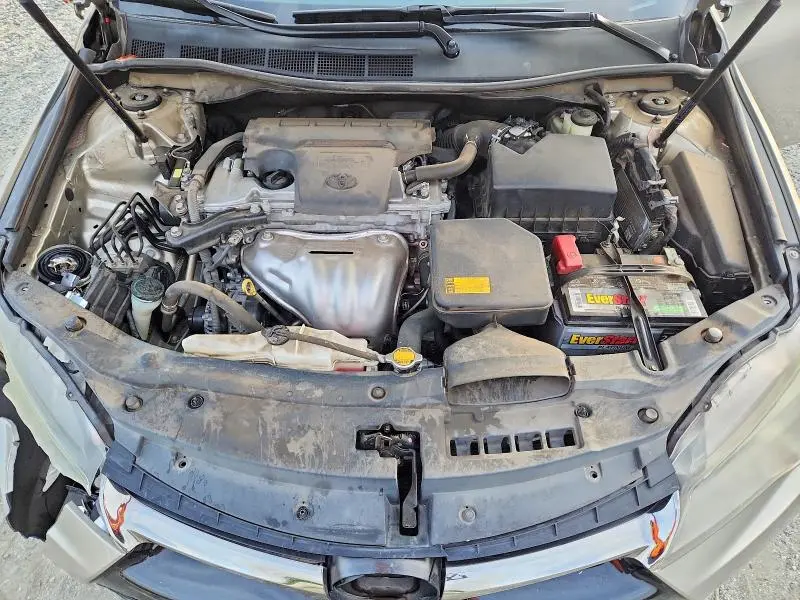 2015 TOYOTA CAMRY SE  
