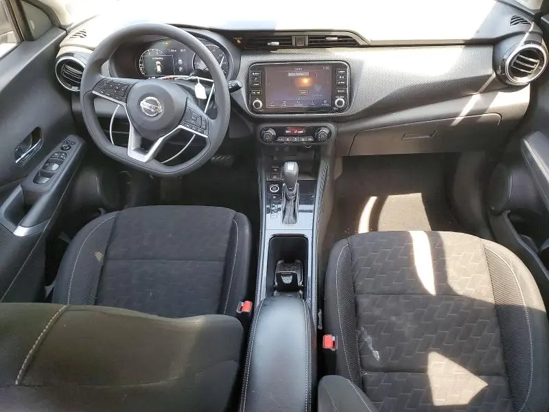 2021 NISSAN KICKS SV  