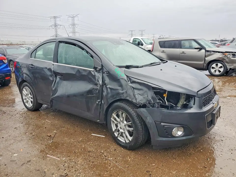 2016 CHEVROLET SONIC LT  
