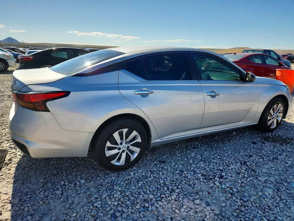 2024 NISSAN ALTIMA S  