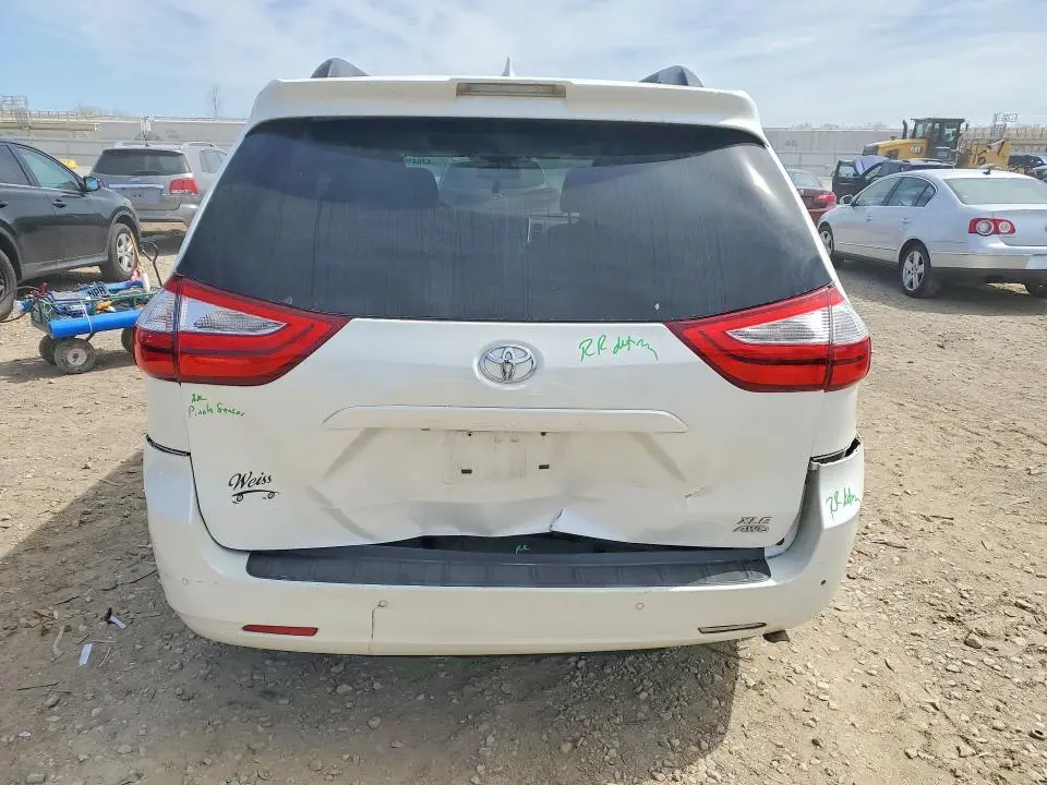 2018 TOYOTA SIENNA XLE PREMIUM 7-PASSENGER  