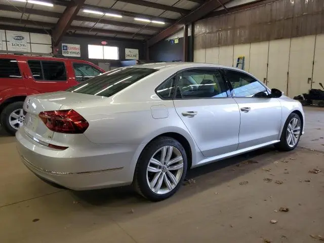 2019 VOLKSWAGEN PASSAT WOLFSBURG  