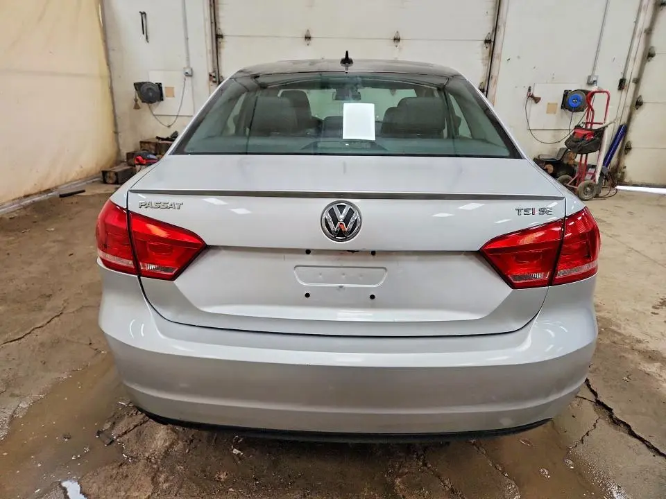 2015 VOLKSWAGEN PASSAT SE  