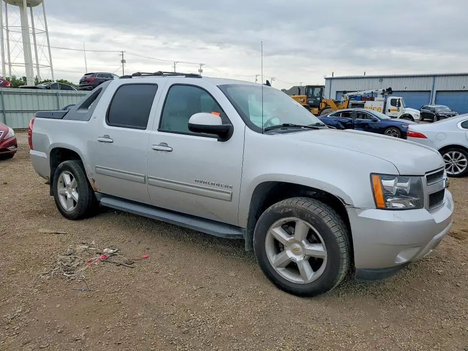 2011 CHEVROLET AVALANCHE LT  