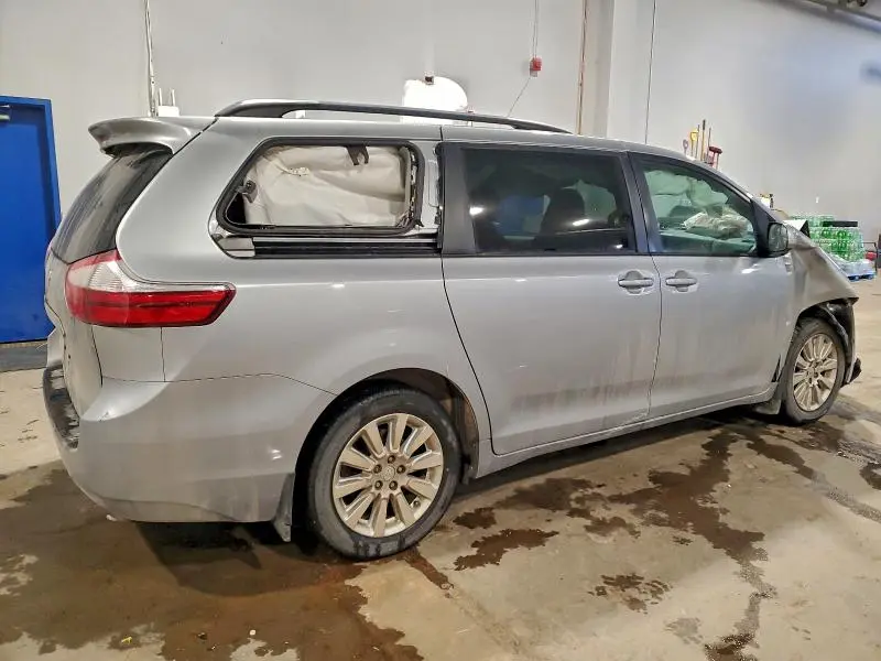 2015 TOYOTA SIENNA LE  