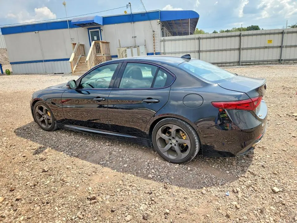 2017 ALFA ROMEO GIULIA   