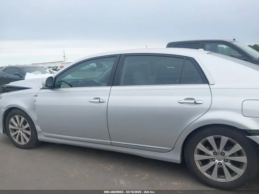 2011 TOYOTA AVALON LIMITED