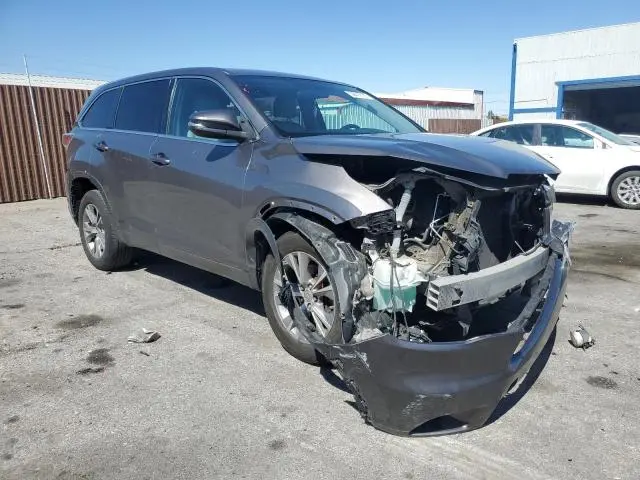 2015 TOYOTA HIGHLANDER LE  