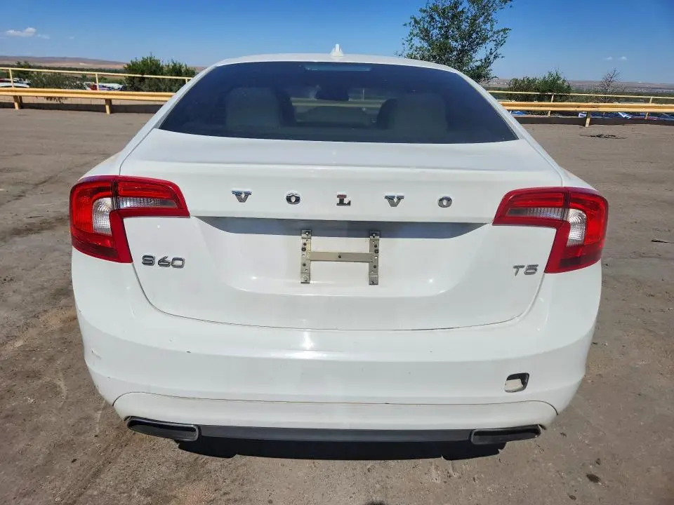 2014 VOLVO S60 T5  
