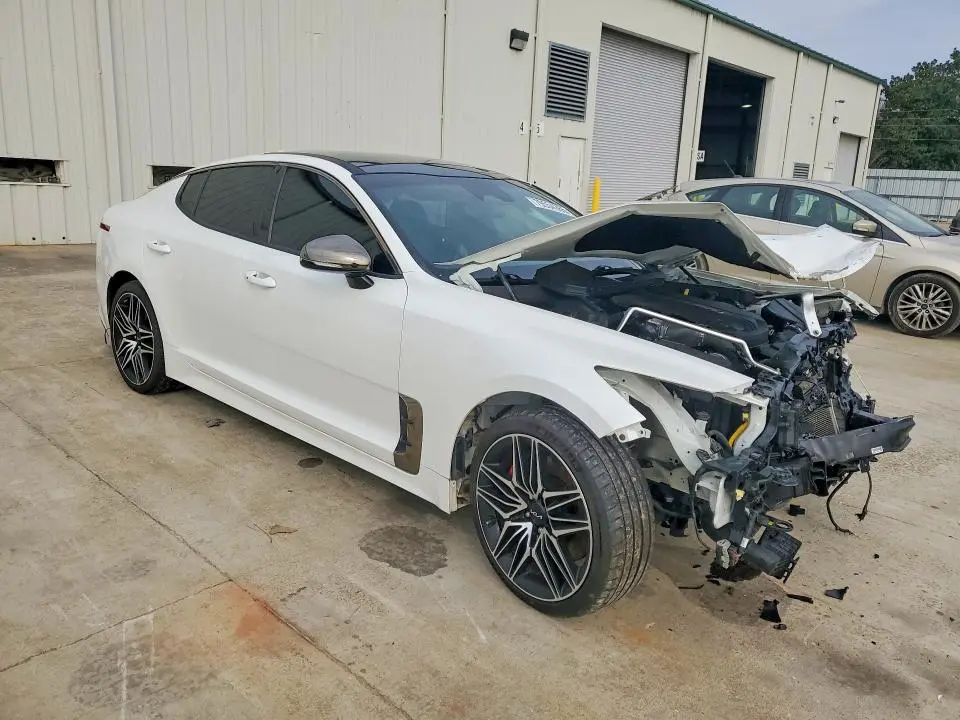 2022 KIA STINGER GT1  