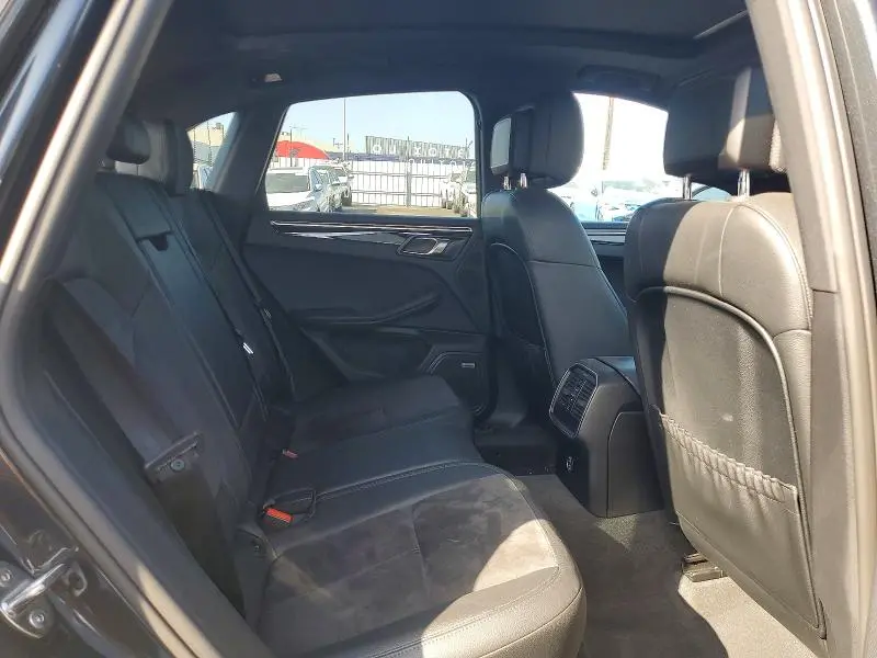 2020 PORSCHE MACAN   