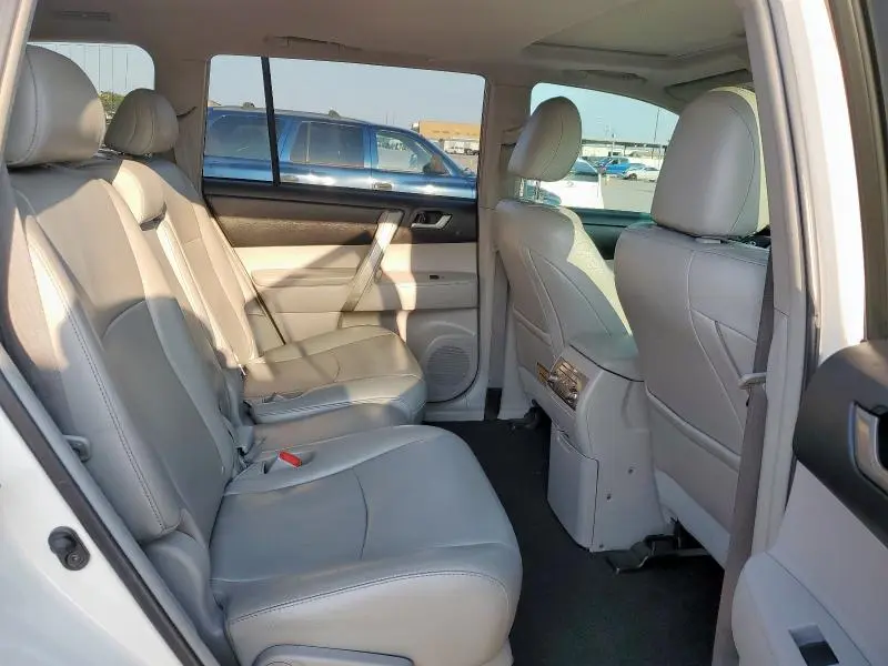 2012 TOYOTA HIGHLANDER BASE  