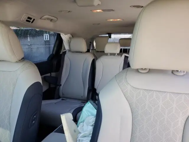 2025 KIA CARNIVAL EX  
