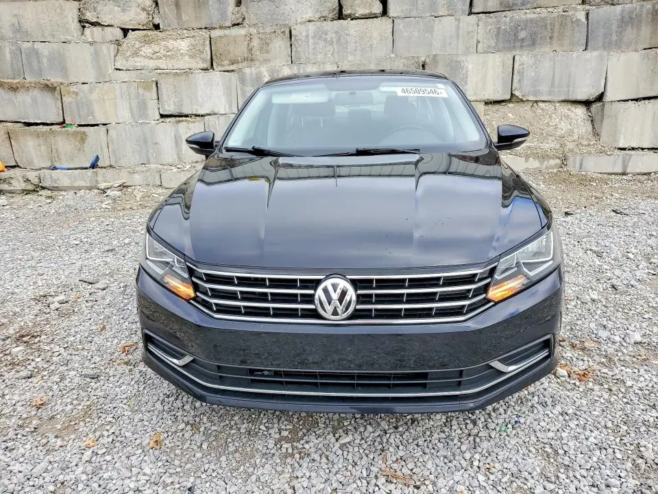 2017 VOLKSWAGEN PASSAT SE  