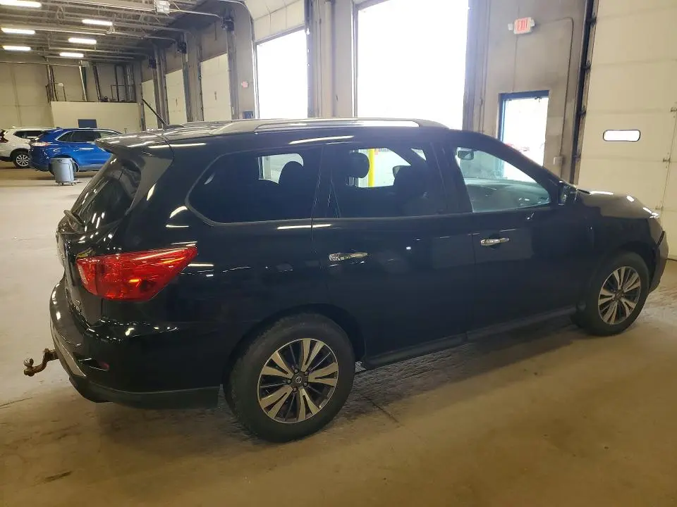 2017 NISSAN PATHFINDER SV  