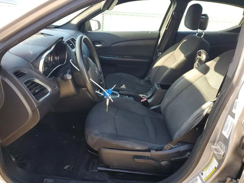 2013 DODGE AVENGER SE  