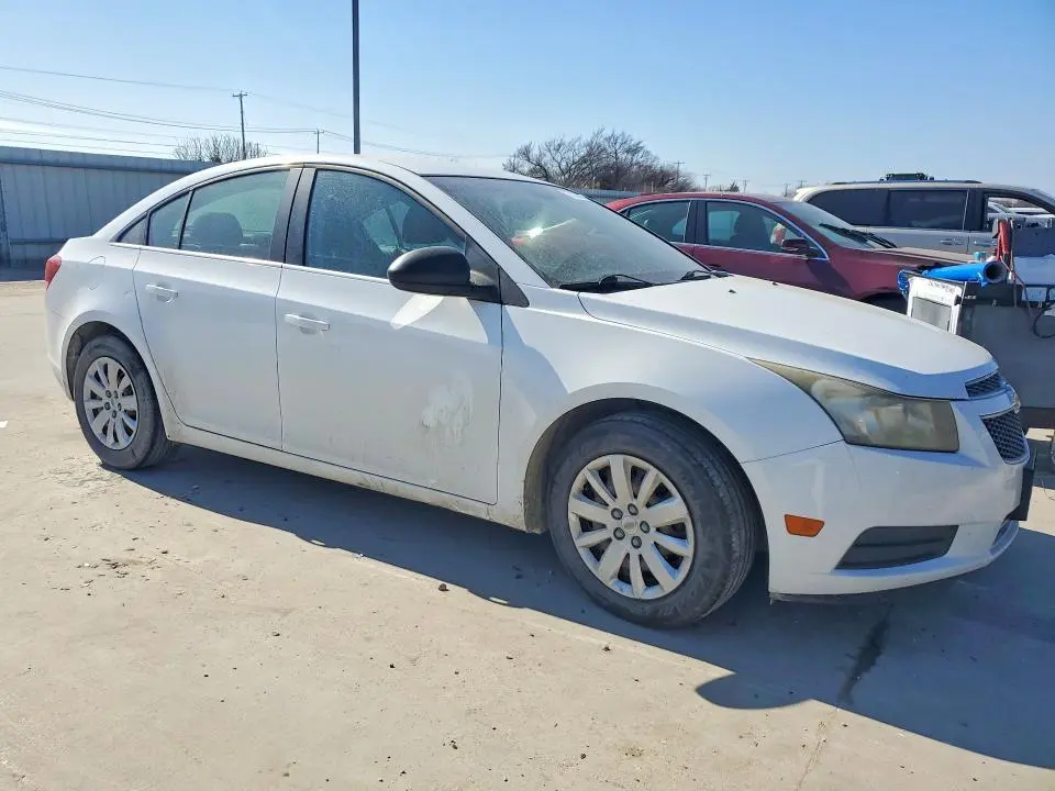 2011 CHEVROLET CRUZE LS  