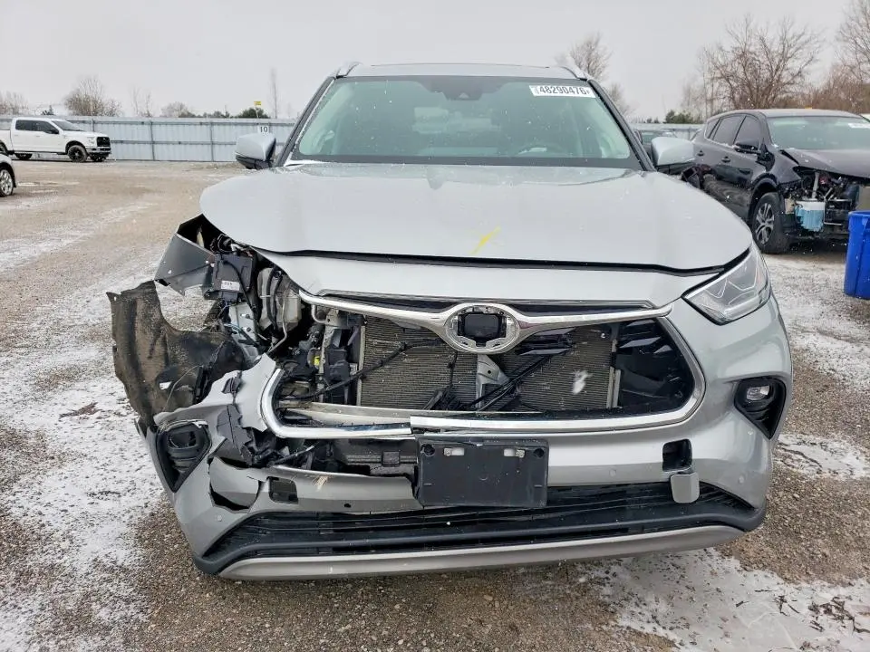 2024 TOYOTA HIGHLANDER LE  