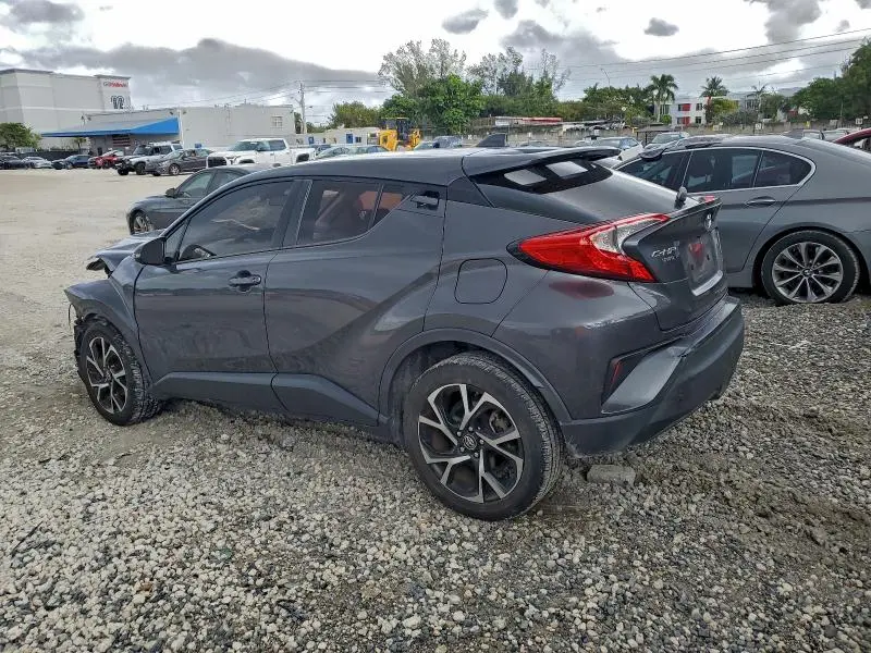 2020 TOYOTA C-HR XLE  