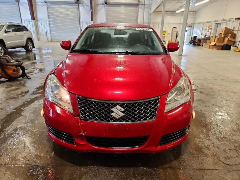 2013 SUZUKI KIZASHI SE  