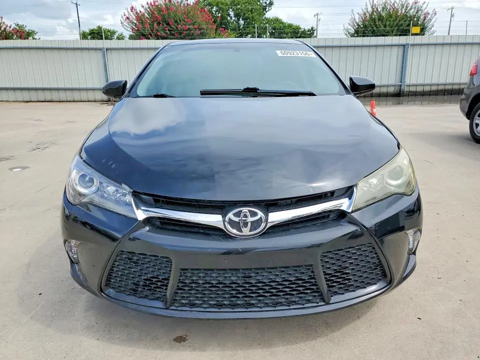 2017 TOYOTA CAMRY SE  