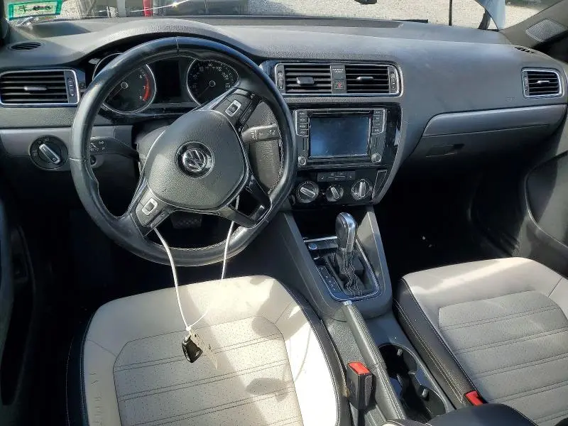 2016 VOLKSWAGEN JETTA SPORT  