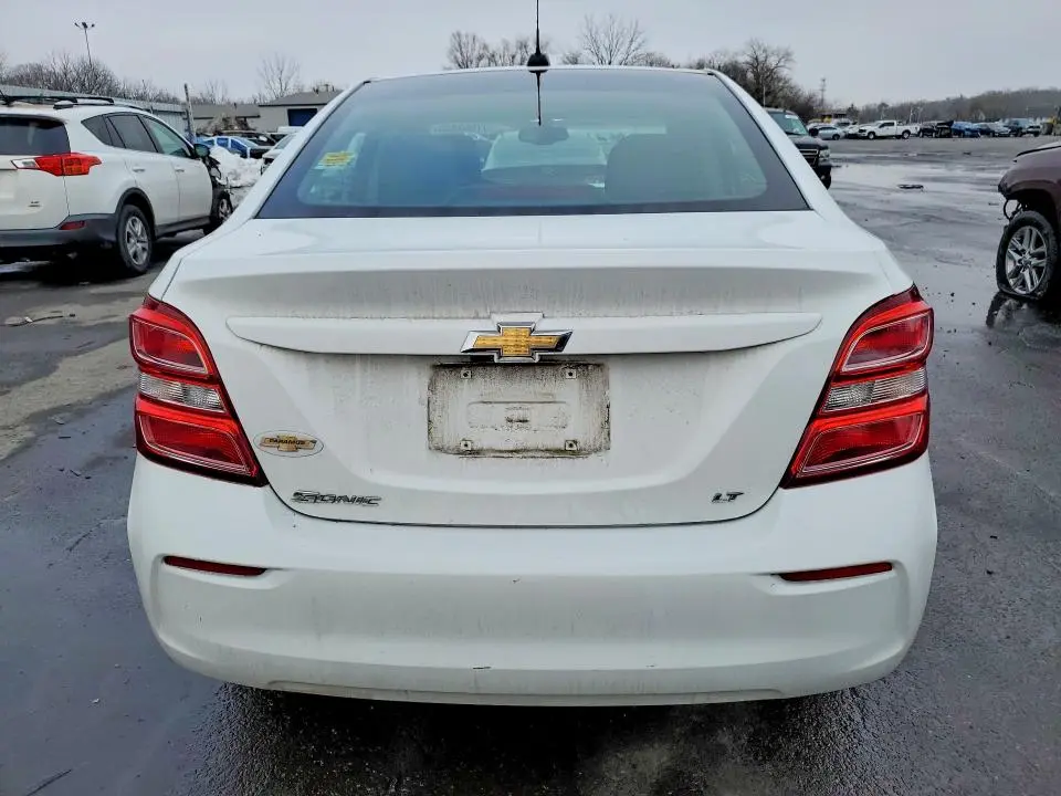 2018 CHEVROLET SONIC LT  