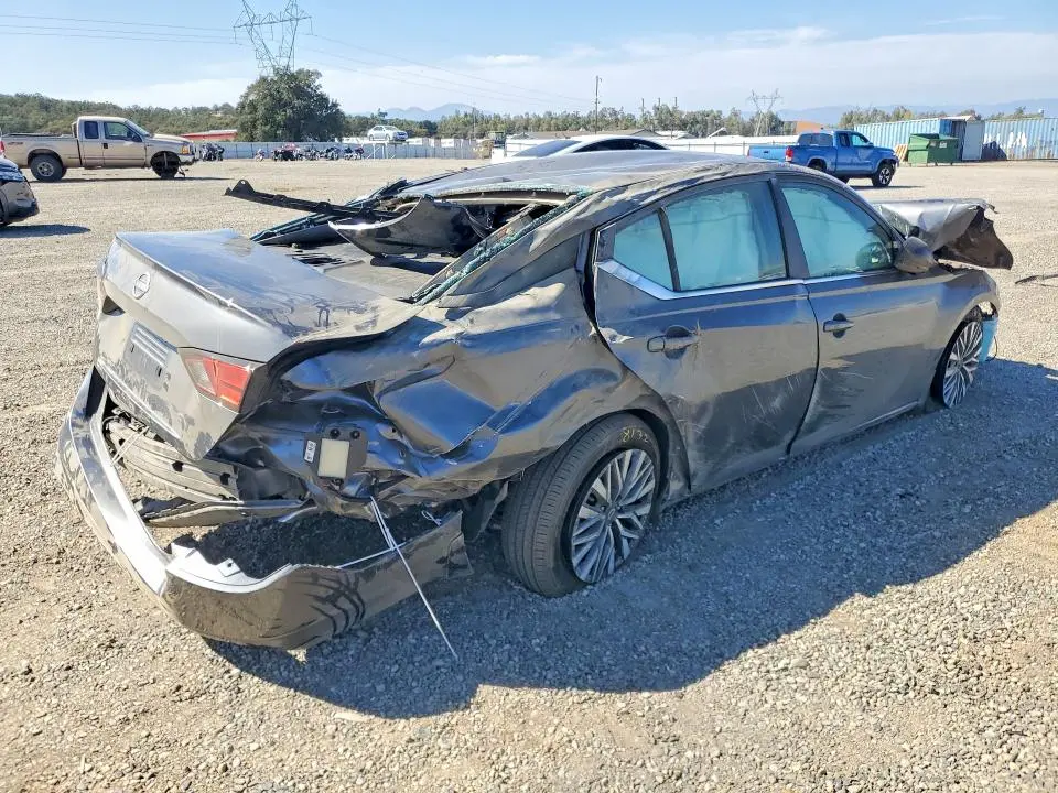 2026 NISSAN ALTIMA SV  